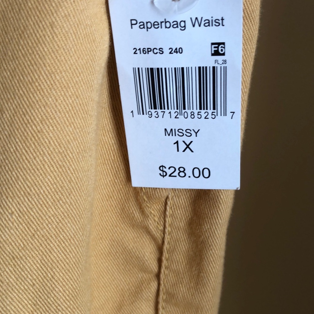 Mustard-colored paper bag waist crop pants - Picture 3 of 8